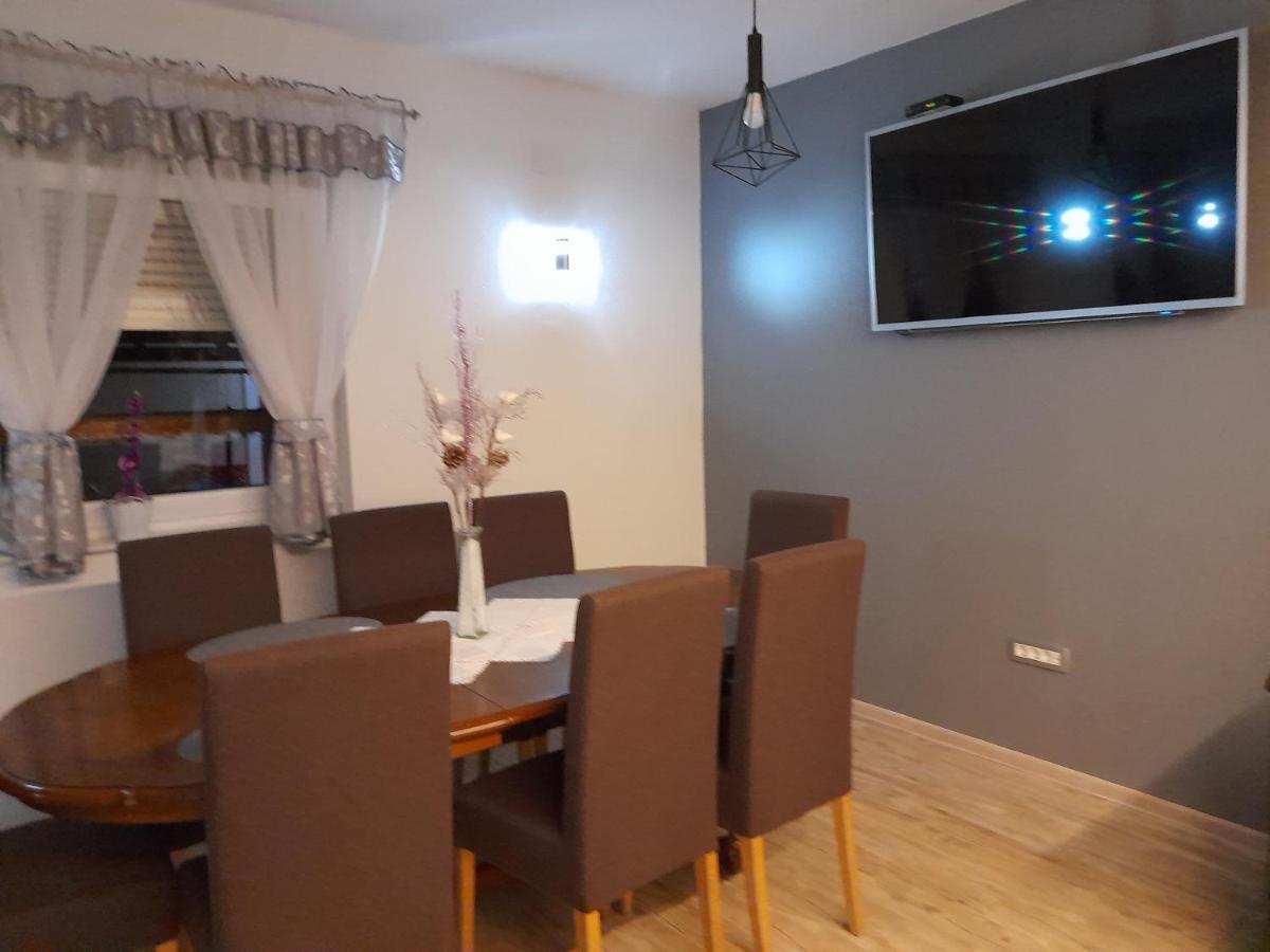 Apartman Teo &Tena Otočac Exterior foto